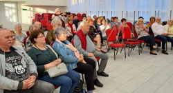 2025-04-04 Egyesületi klubnap a Senior Centerben