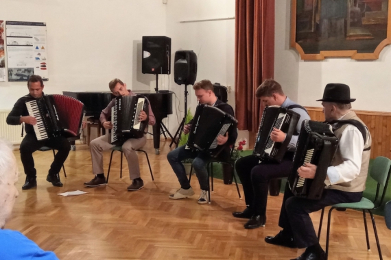 video-pic-2022-10-15  XI. Dél-alföldi Harmonikafesztivál-Szeged-Pál Lajos és tanítványai